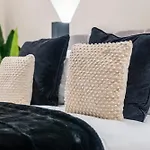 Apartment Seven - Centre