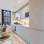 Seven - Centre * Leeds (West Yorkshire)