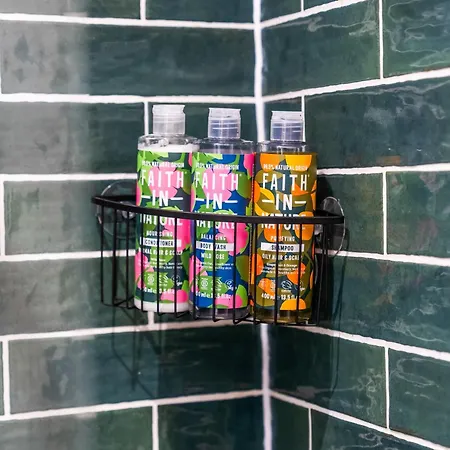 Seven - Centre * Leeds (West Yorkshire)