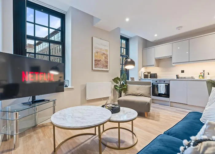 Seven - Centre Apartment