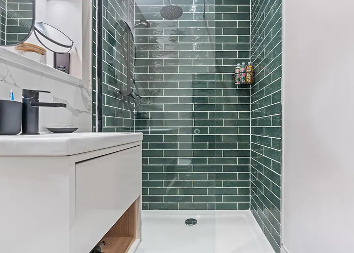 Seven - Centre Apartment